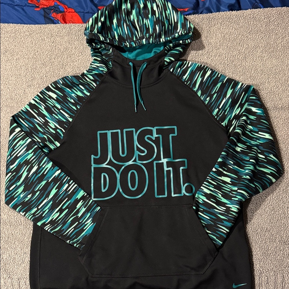 Nike Therma-fit sweatshirt